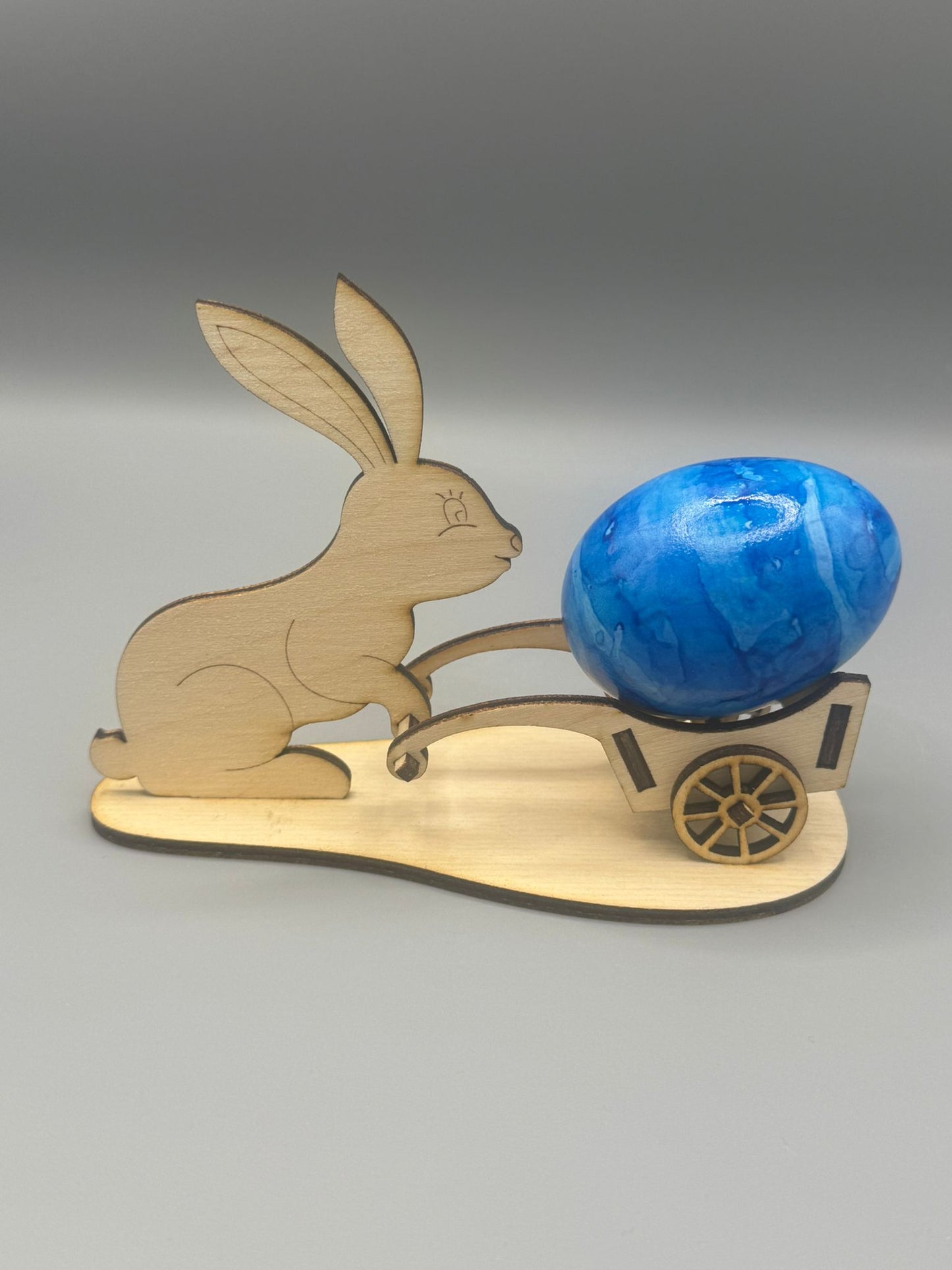 Ostereierhalter Hase mit Schubkarre