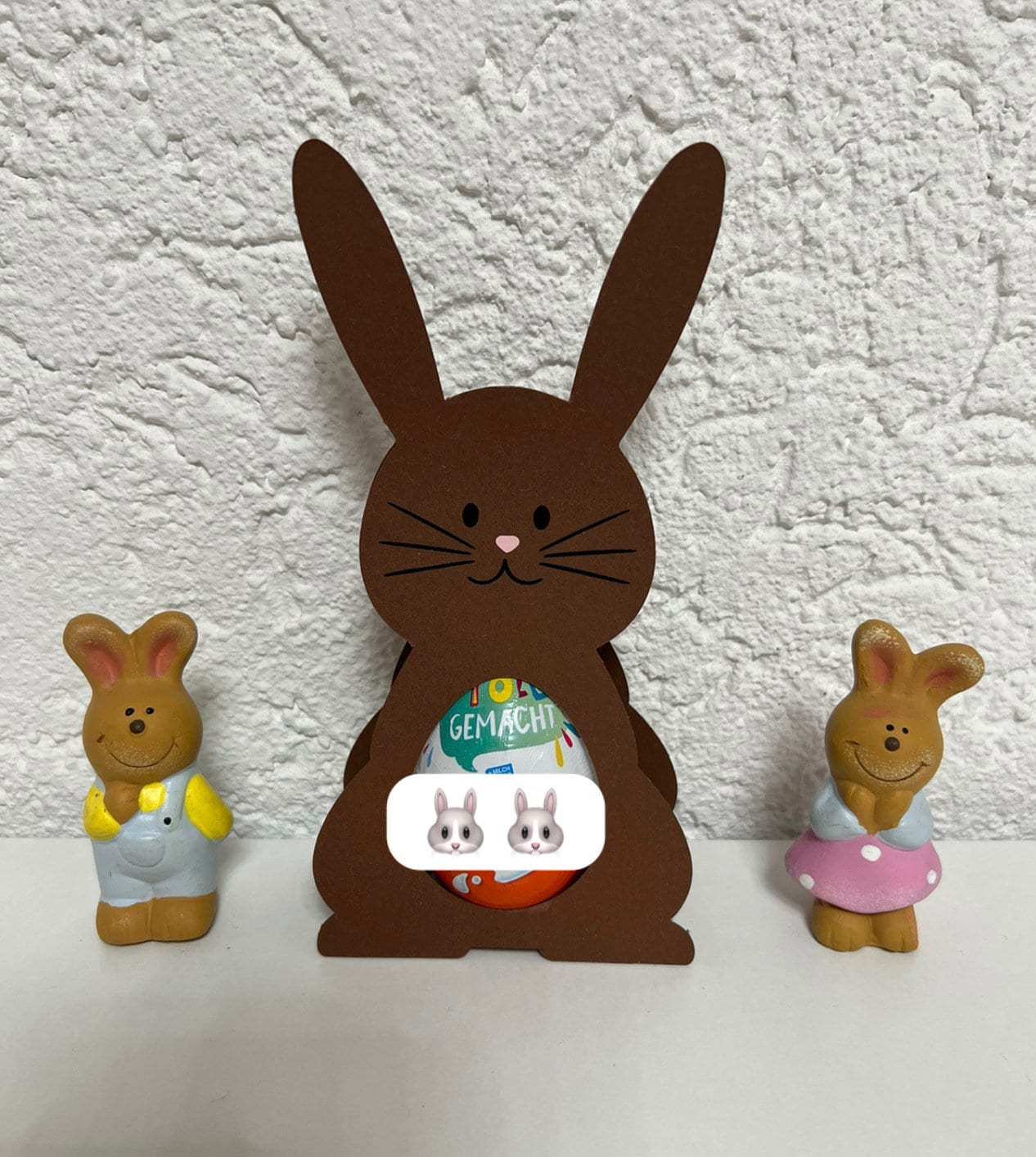 Hase für großes Schokoei oder gekochtes Ei