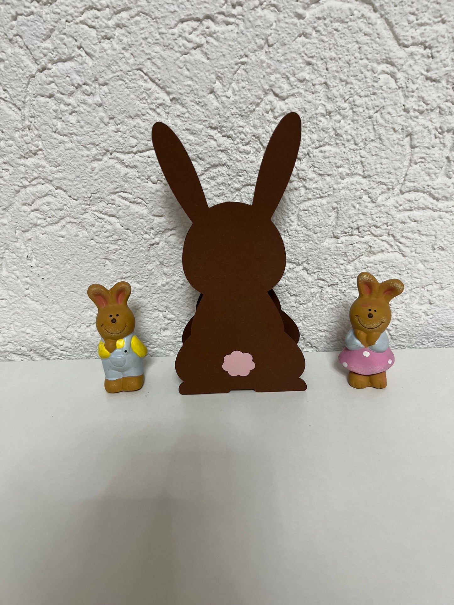 Hase für großes Schokoei oder gekochtes Ei